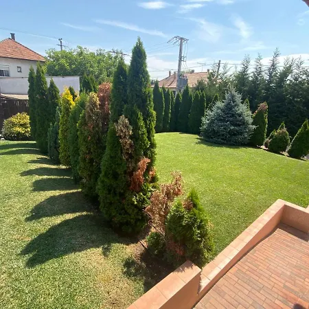 Garden Daire